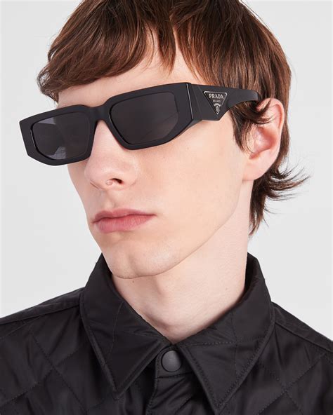 Prada Eyewear para hombre .